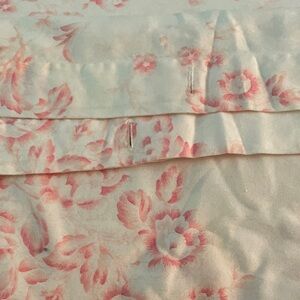 Simply Shabby Chic Pink and off white flowers shower curtain and rings EUC